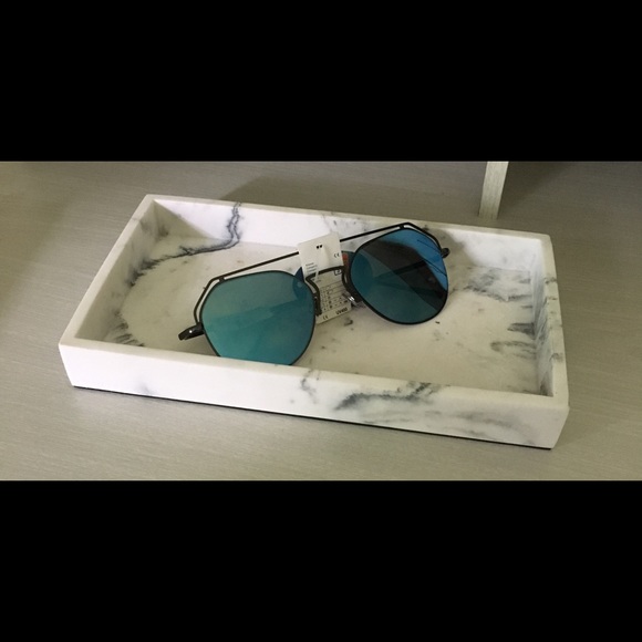 LaBailsBoutique Accessories - Teal Lens & Black Metal Frame Sunglasses